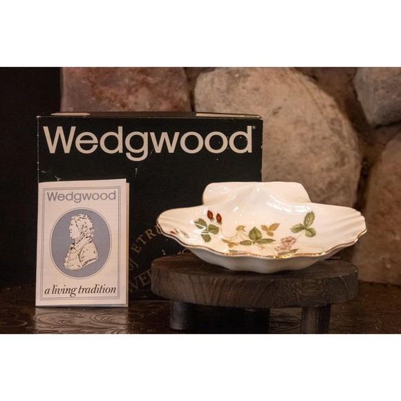Wedgwood Other - Wedgwood Wild Strawberry Shell Dish with Box | Vintage Bone China Trinket Dish